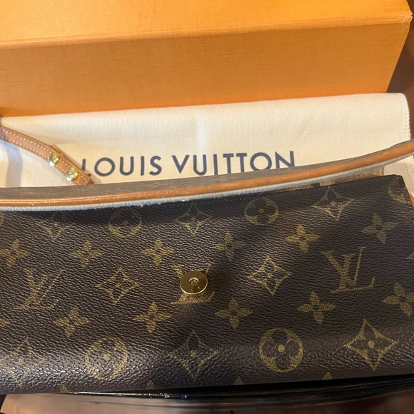 Louis Vuitton Monogram Twin Pochette/Crossbody GM - Picture 5 of 11